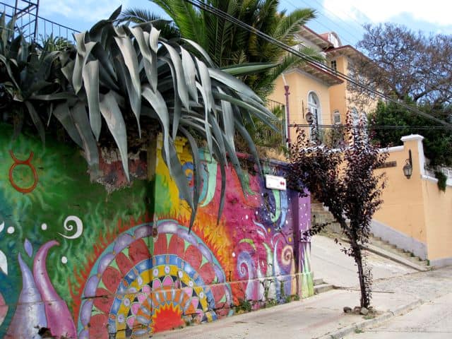valparaiso-street-chile-photo