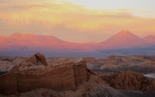 Velvet moments: travel photo of the week – Valle de la Luna Hiking through the Valle de la Luna in the Atacama Desert in northern Chile.