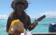 Tahiti-singer-photo
