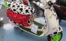 The iconic Vespa design-vespa-cow