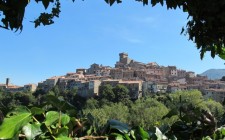 tuscany-town-photo
