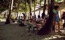 massage-white-beach-boracay-photo