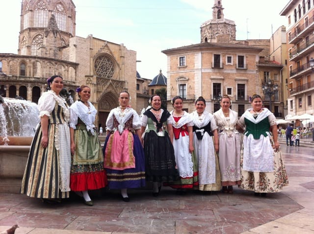traditional-costumes-valencia