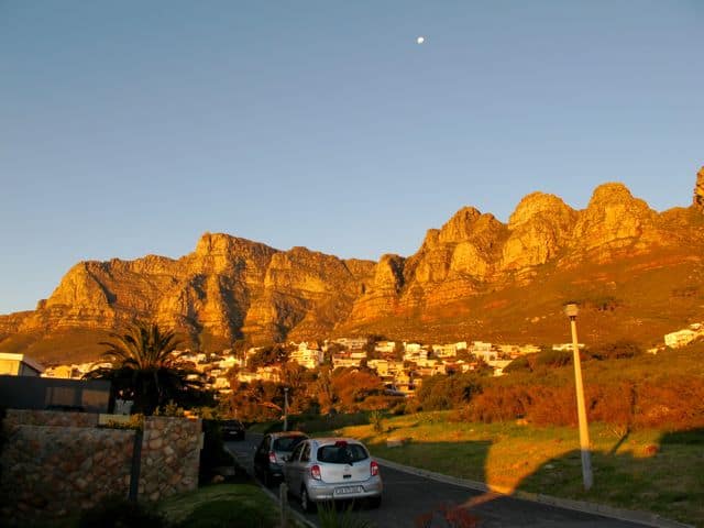 twelve-apostles-sunset twelve-apostles-sunset-photo