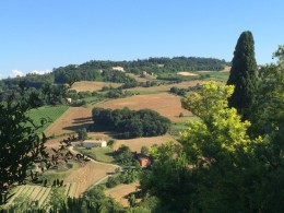 hill-view-dozza-photo