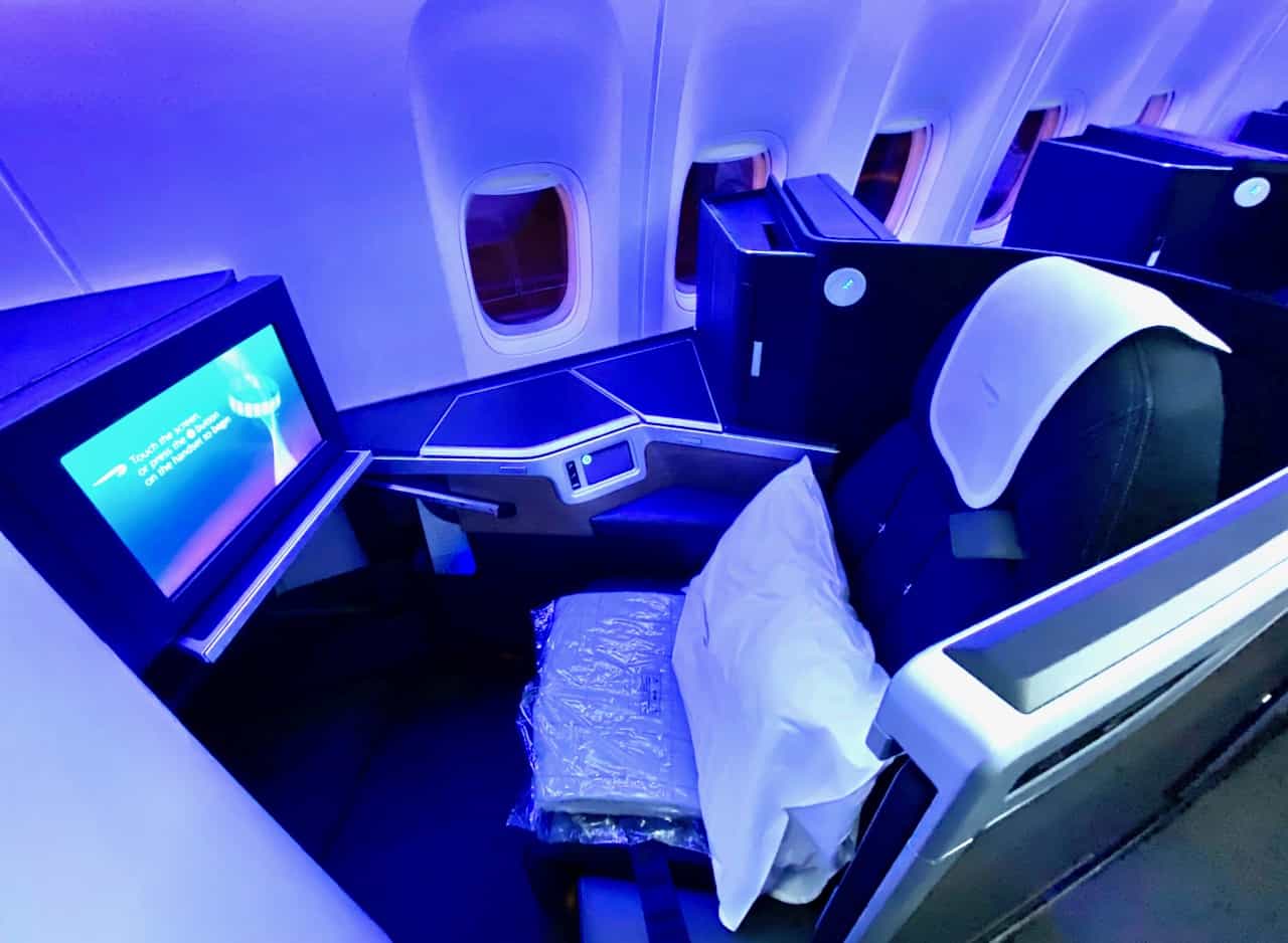 Tips to choose the best seats on a plane | Velvet Escape