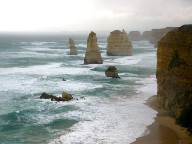 twelve-apostles-melbourne-photo