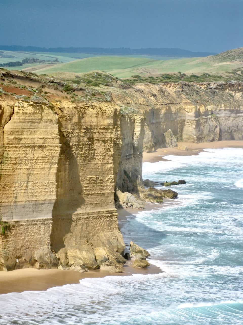 great-ocean-road-cliffs-photo