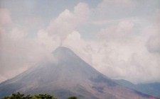 The rumbles of Volcan Arenal volcan-arenal-photo