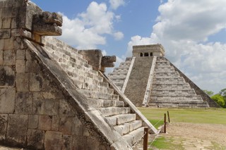 Chichen Itza chichen-itza-pyramid-photo