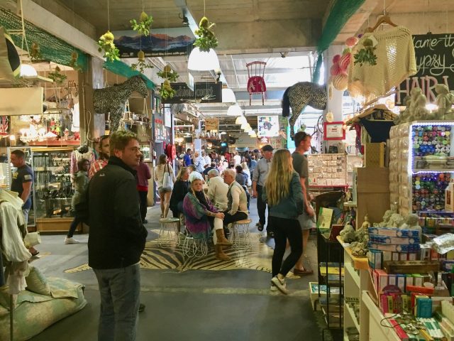 shopping-bay-harbour-market-hout-bay-photo