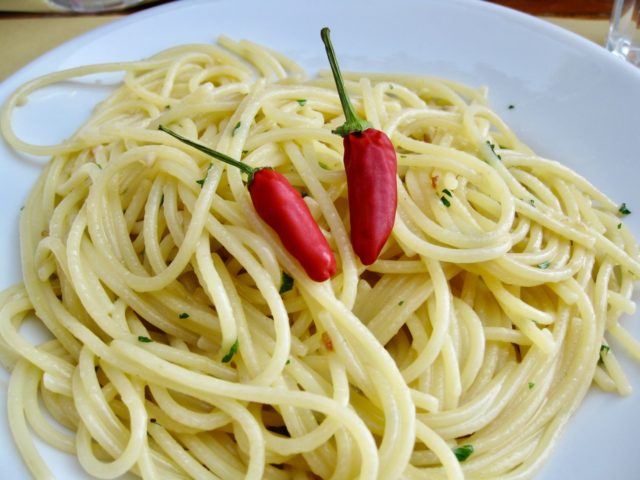 Spaghetti alio olio peperoncino italy