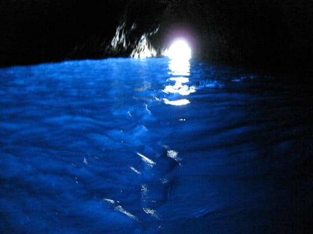 Blue-Grotto-Capri-photo