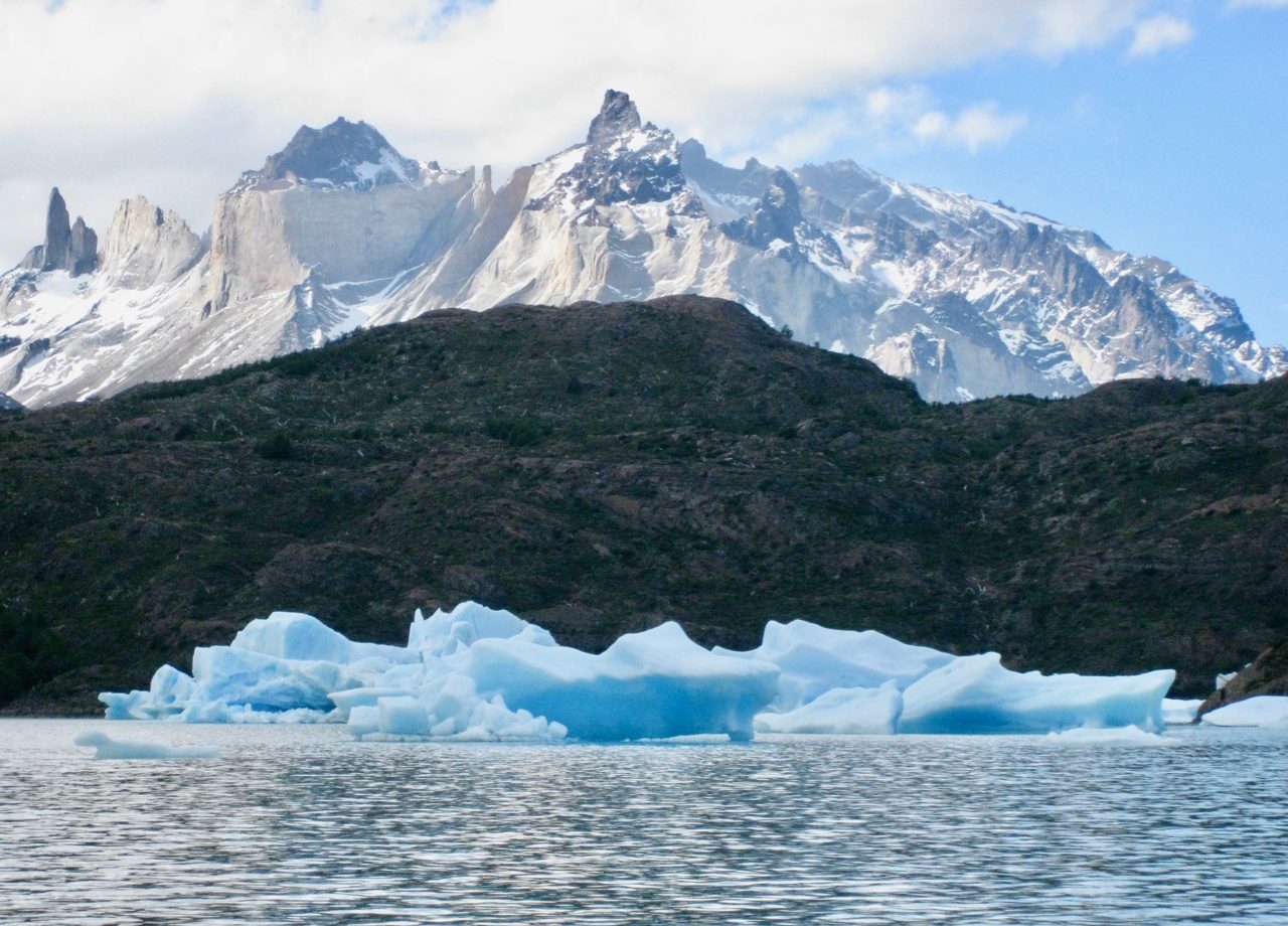 lago-grey-icebergs-patagonia-photo