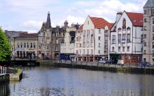 My velvet escape travel tip: Edinburgh river-leith-photo