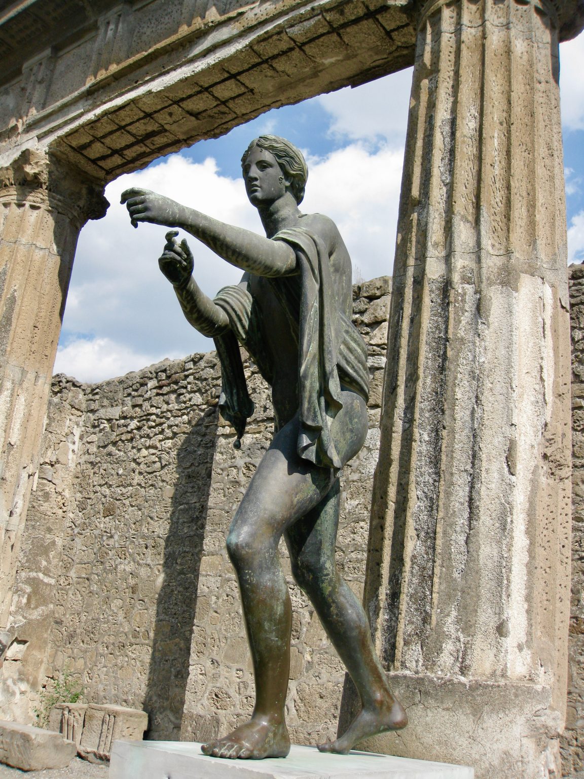 things-to-see-in-pompeii-italy-velvet-escape