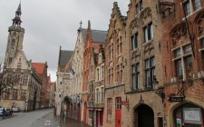 Picture perfect Bruges A quaint street in Bruges (Academie straat)