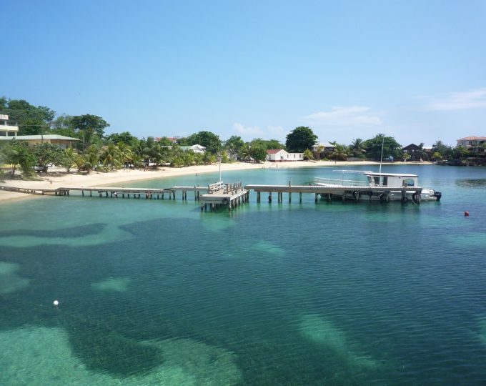 My velvet escape travel tip: Roatan