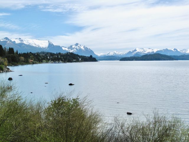 lago-nahuel-huapi-mountains-photo