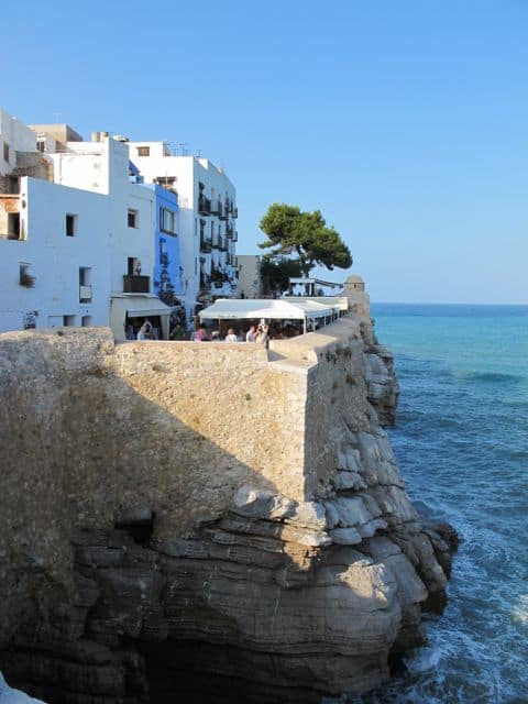 Peniscola-cliff-wall