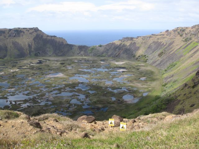 orongo-crater-easter-island-photo
