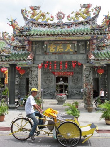 penang-becak-rickshaw things to do in penang