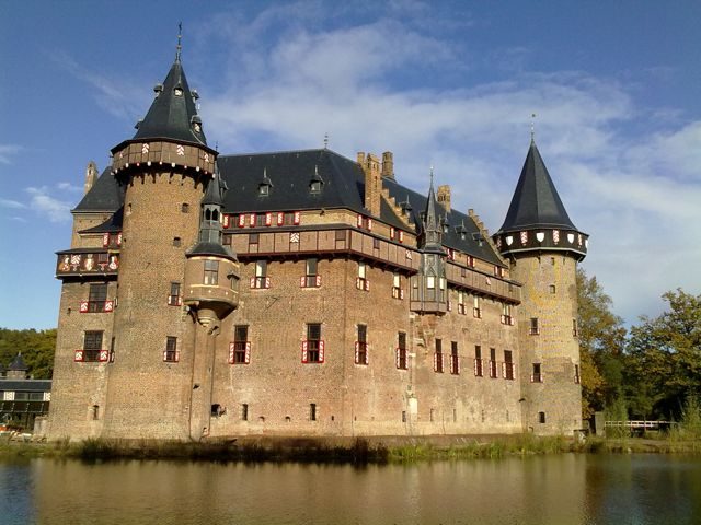 de-haar-castle-haarzuilens-photo
