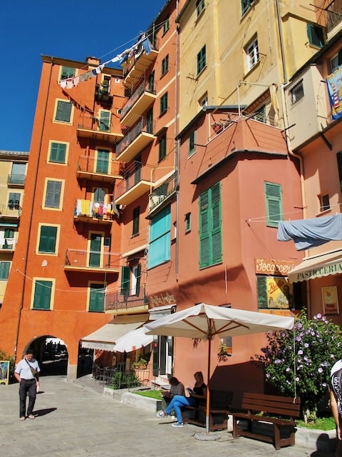 camogli-colorful-houses-photo