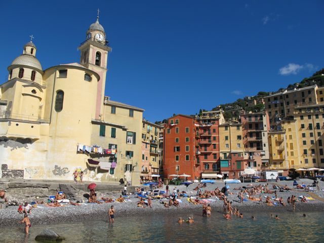 camogli-beach-village