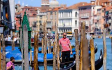 My velvet escape travel tip: Venice venice-gondolas-photo