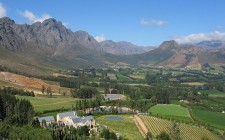 Driving the Cape Winelands 800px-Franschhoek_Valley