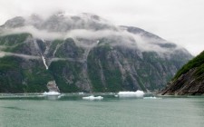 Seven mornings in Alaska tracy-arms-fjord-icebergs-mountains
