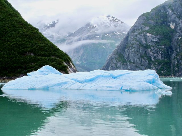 tracy-arms-fjord-alaska-iceberg-photo