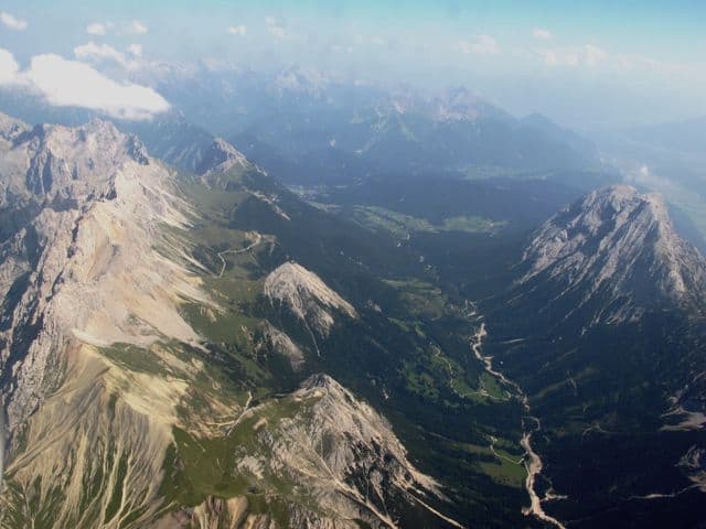 austria-alps-valley-mountains austria-alps-valley-mountains-photo