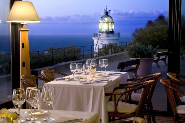 El-far-restaurant-table-view-photo