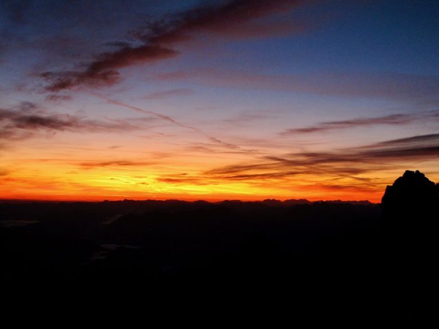 sunrise-zugspitze-red-photo