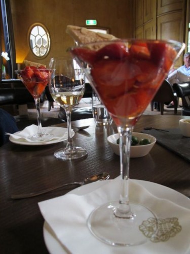 strawberries-prosecco-mint-almonds strawberries-prosecco-mint-almonds-photo