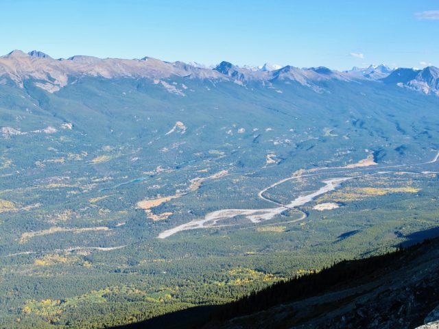 athabasca-valley-view-photo