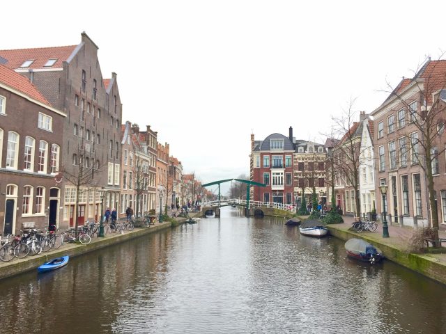leiden-canal-photo
