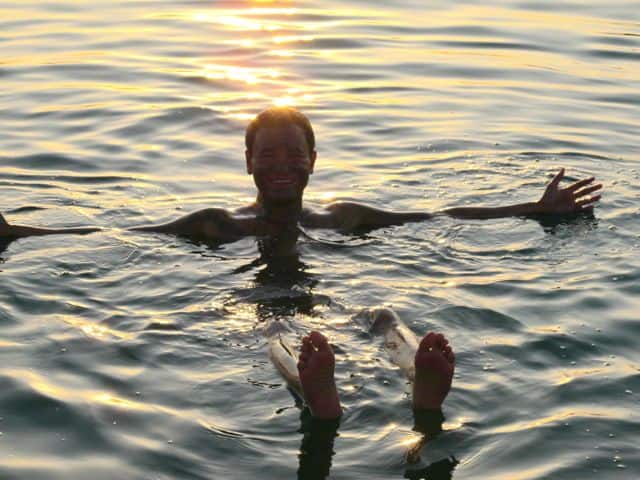 keith-floating-dead-sea keith-floating-dead-sea-photo