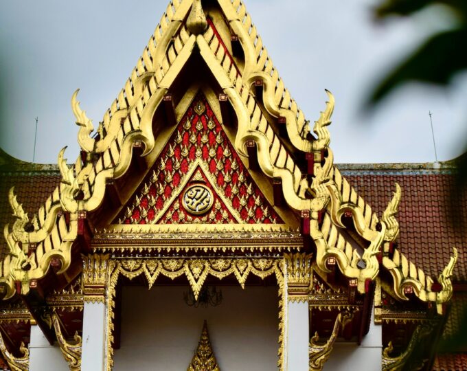 Explore the temples of London