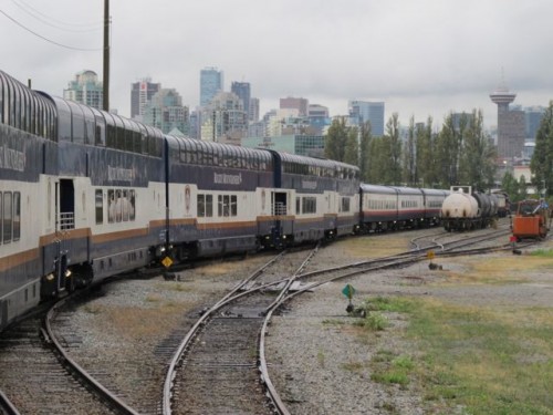 rocky-mountaineer-train-vancouver rocky-mountaineer-train-vancouver-photo