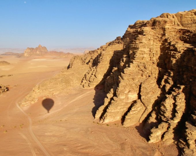 The spectacular Wadi Rum hot-air balloon flight