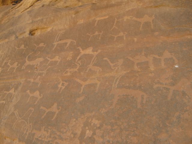 rock-inscriptions-wadi-rum rock-inscriptions-wadi-rum-photo