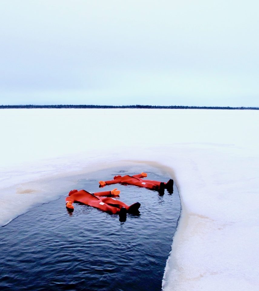 ice-floating-lapland-photo