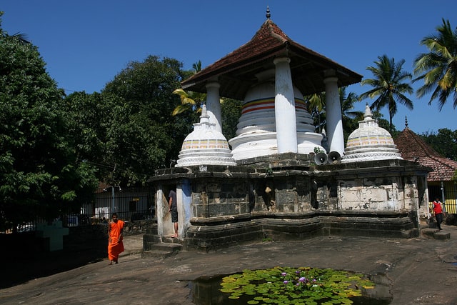 Gadaladeniya-temple-photo