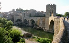 Medieval towns in Costa Brava Besalu-bridge-town-photo