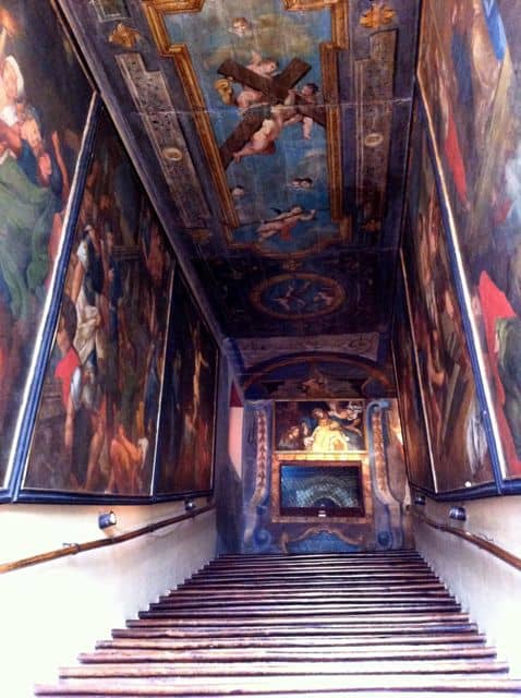 holy-staircase-campli-photo