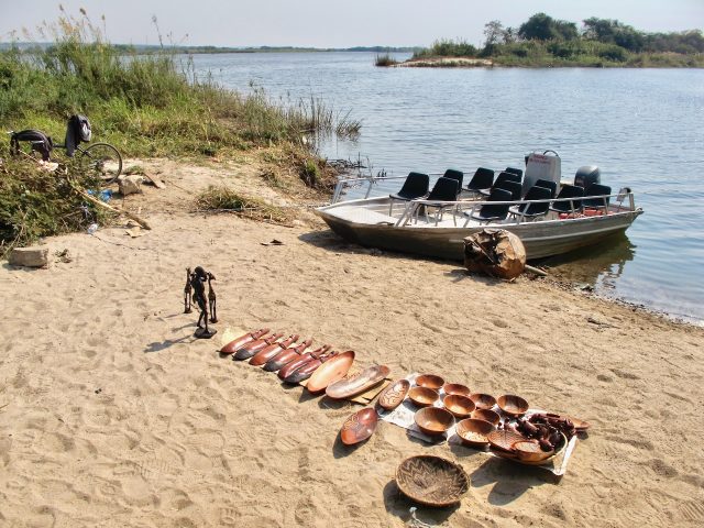 zambezi-river-boat-photo