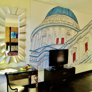 hotel-indigo-tower-hill-room-mural-photo